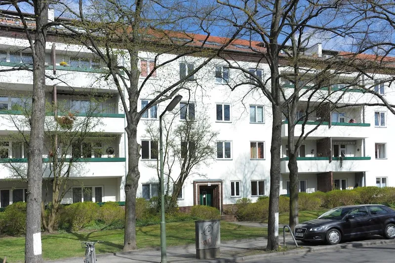 Familienwohnung im Erdgeschoss mit 2 Balkonen! — photo 1